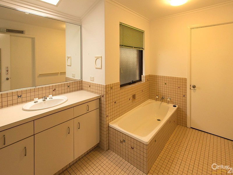 5 Terry Road, Leeming WA 6149