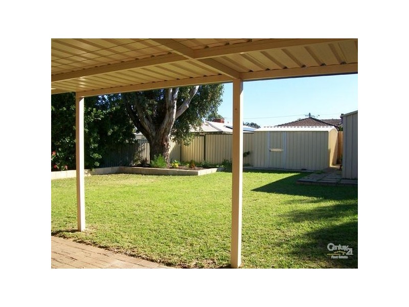 8 Berberis Way, Forrestfield WA 6058