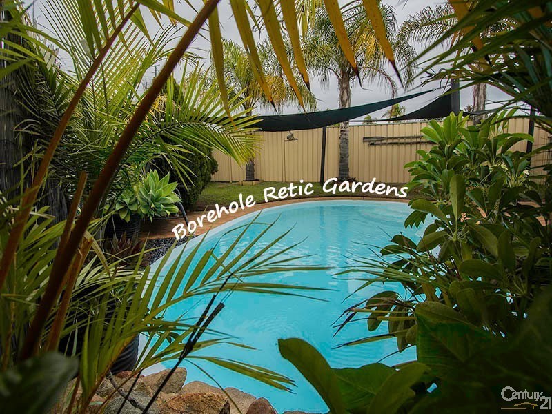 8 Capill Corner, Leeming WA 6149