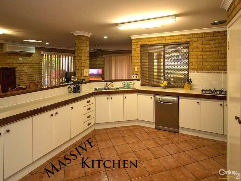 8 Capill Corner, Leeming WA 6149