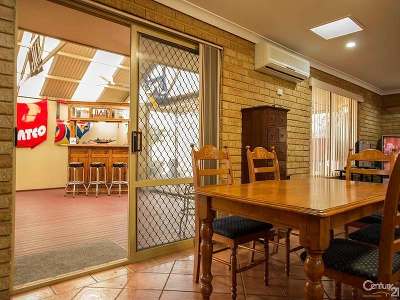 8 Capill Corner, Leeming WA 6149