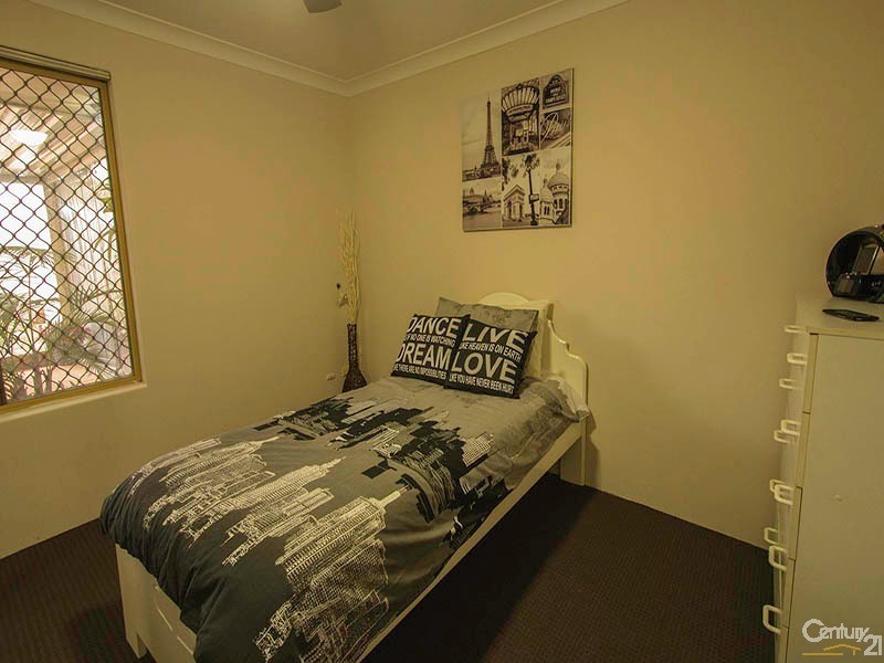 8 Capill Corner, Leeming WA 6149