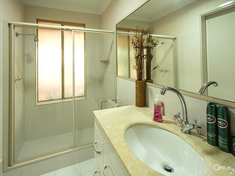 8 Capill Corner, Leeming WA 6149