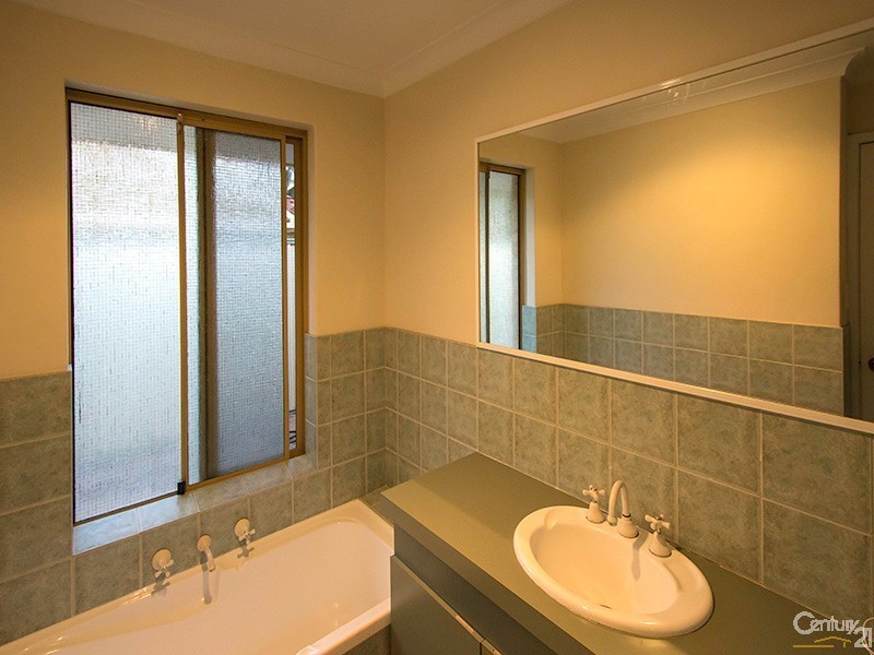 6 Hollingsworth Way, Leeming WA 6149