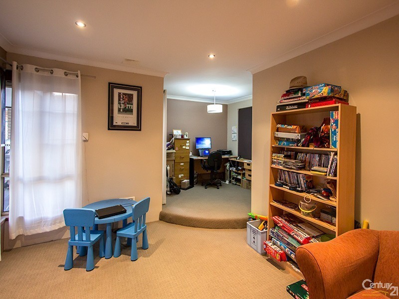6 Hollingsworth Way, Leeming WA 6149