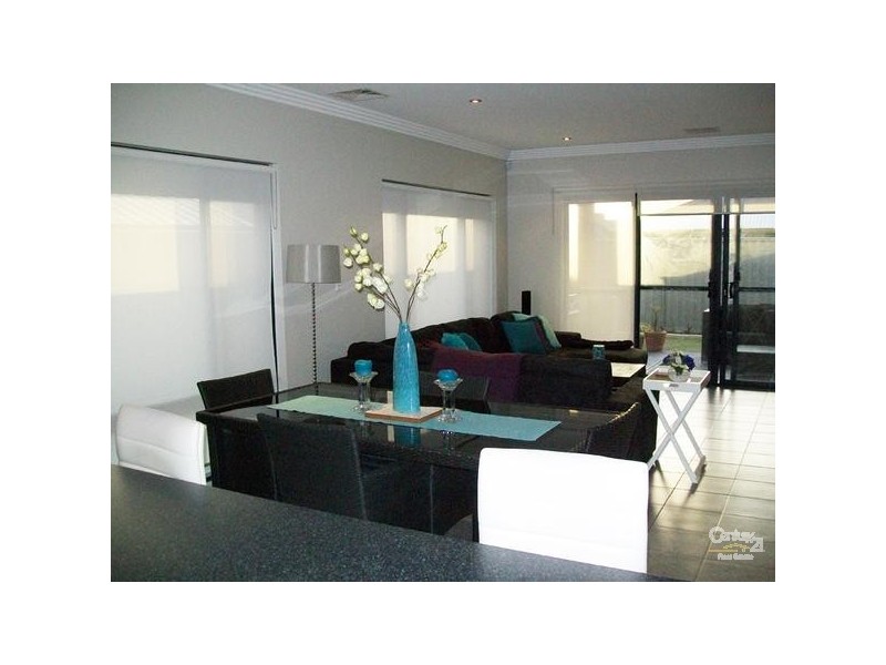 26 Cornforth Way, Piara Waters WA 6112