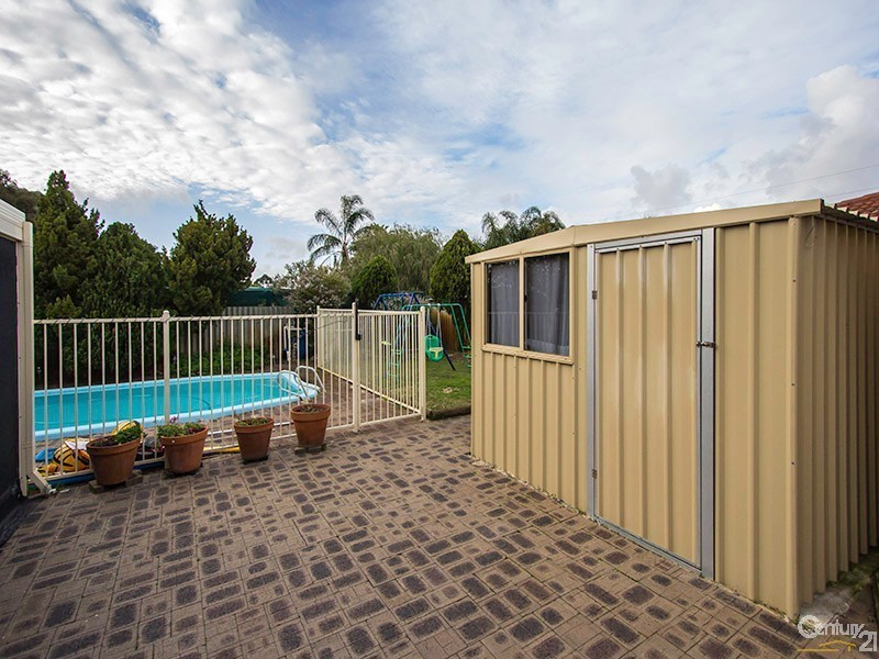 2 Terry Road, Leeming WA 6149