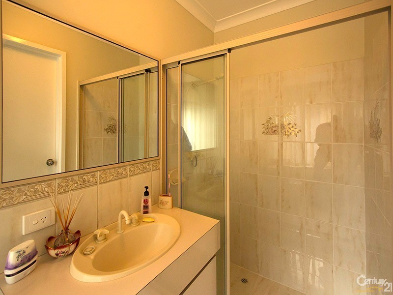 2 Terry Road, Leeming WA 6149