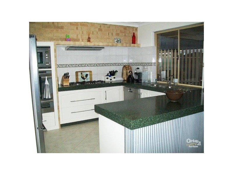 13 Sellen Court, Leeming WA 6149