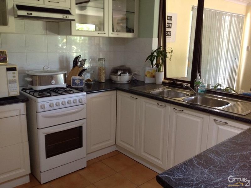 10 Little Rush Close, South Lake WA 6164