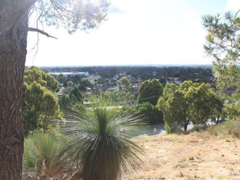 7 Derry Avenue, Mount Nasura WA 6112