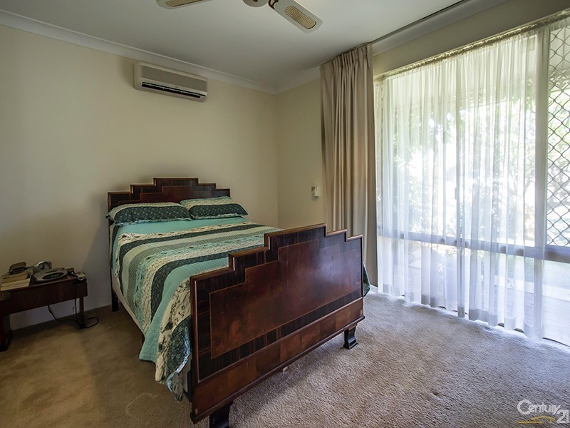 13 Bryne Place, Leeming WA 6149