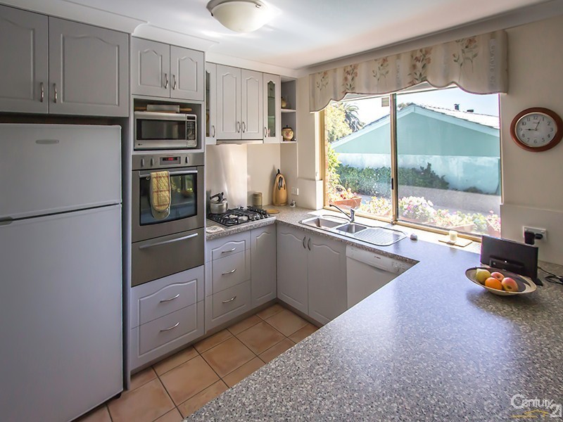 13 Bryne Place, Leeming WA 6149