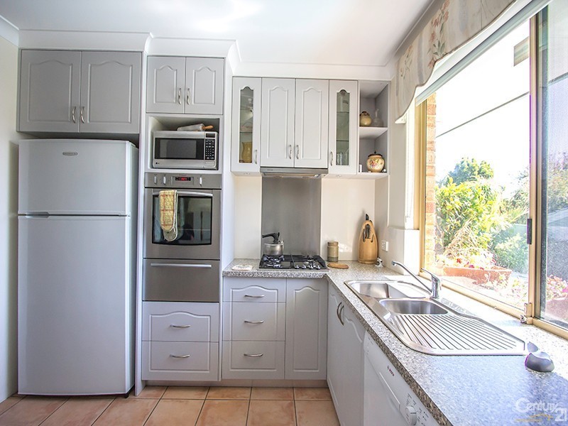 13 Bryne Place, Leeming WA 6149