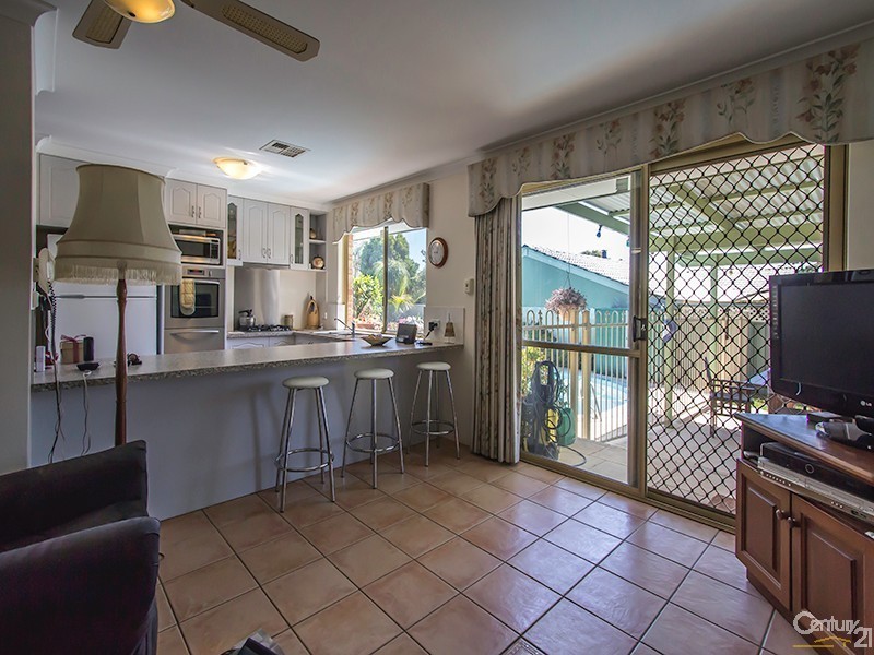 13 Bryne Place, Leeming WA 6149