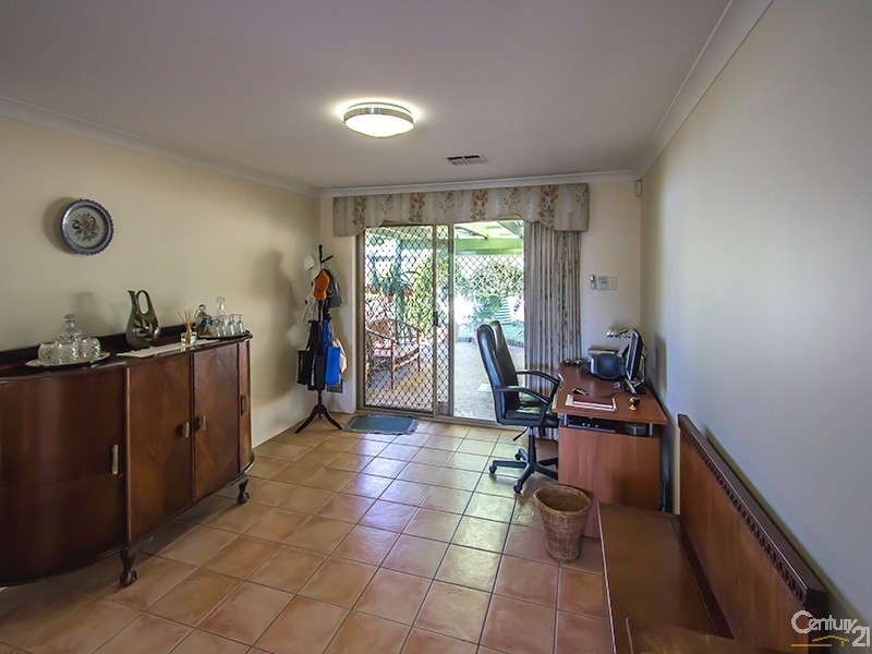 13 Bryne Place, Leeming WA 6149
