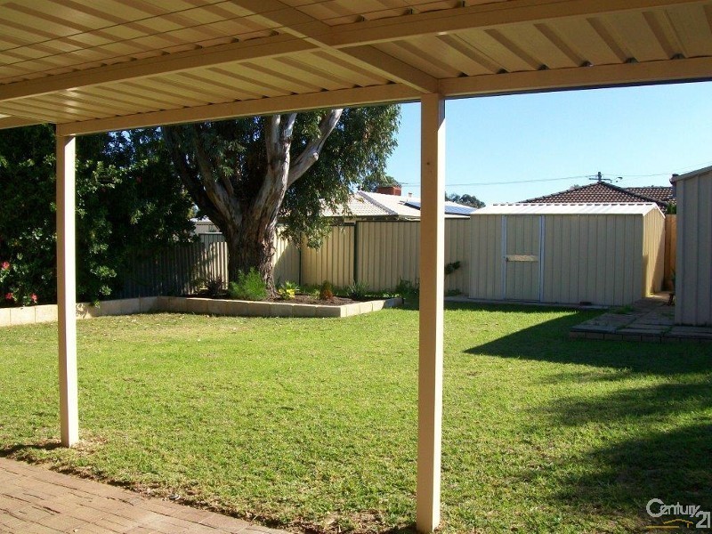 8 Berberis Way, Forrestfield WA 6058