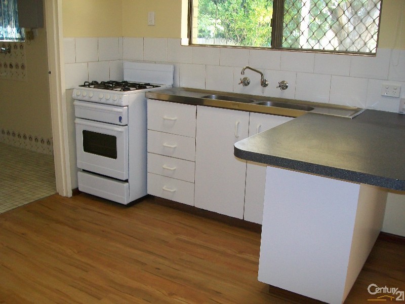 8 Berberis Way, Forrestfield WA 6058