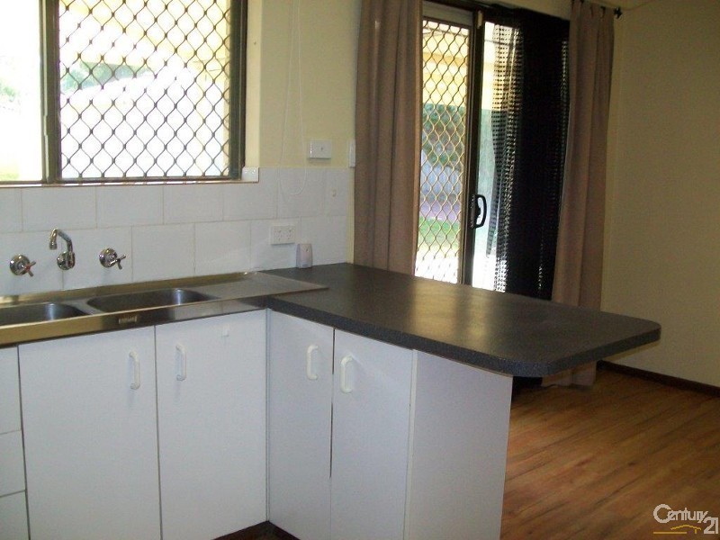 8 Berberis Way, Forrestfield WA 6058