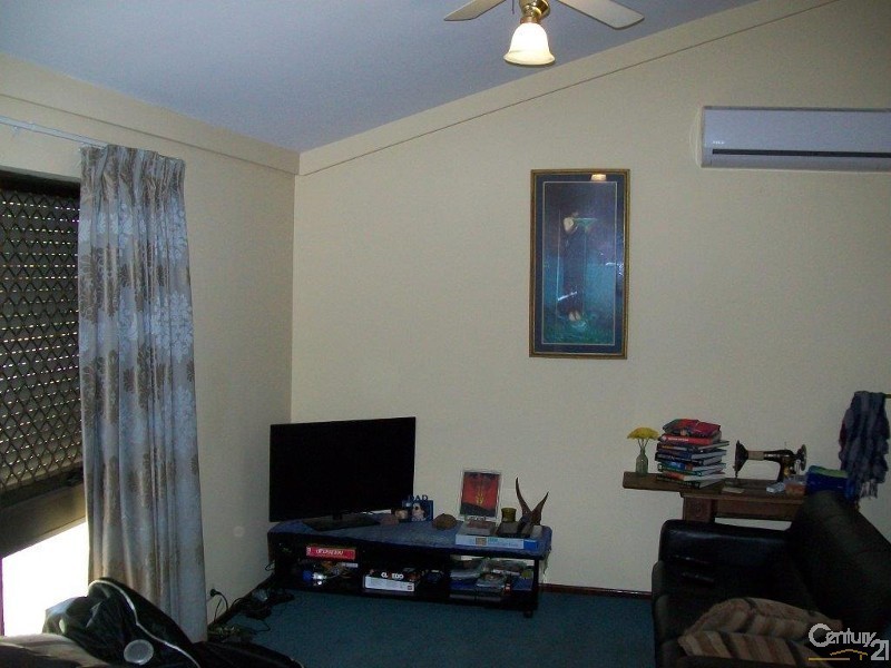 8 Berberis Way, Forrestfield WA 6058