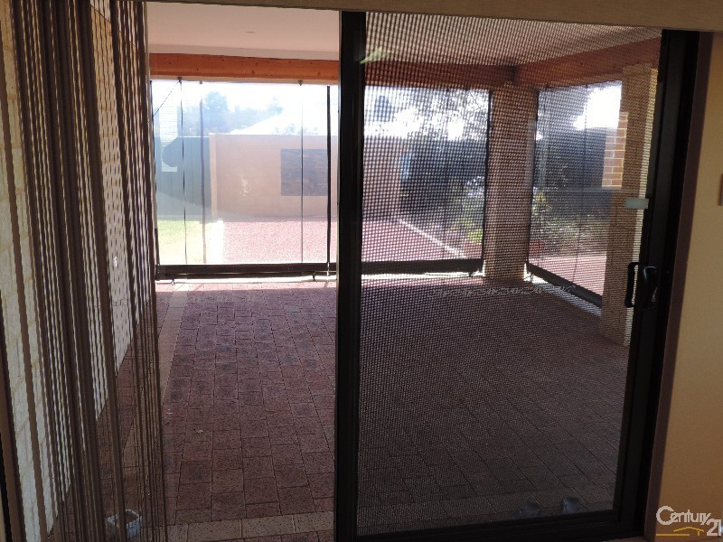 17 Calytrix Crescent, Success WA 6164