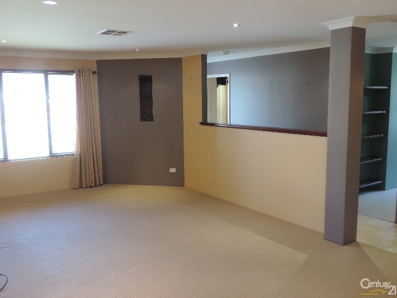 17 Calytrix Crescent, Success WA 6164