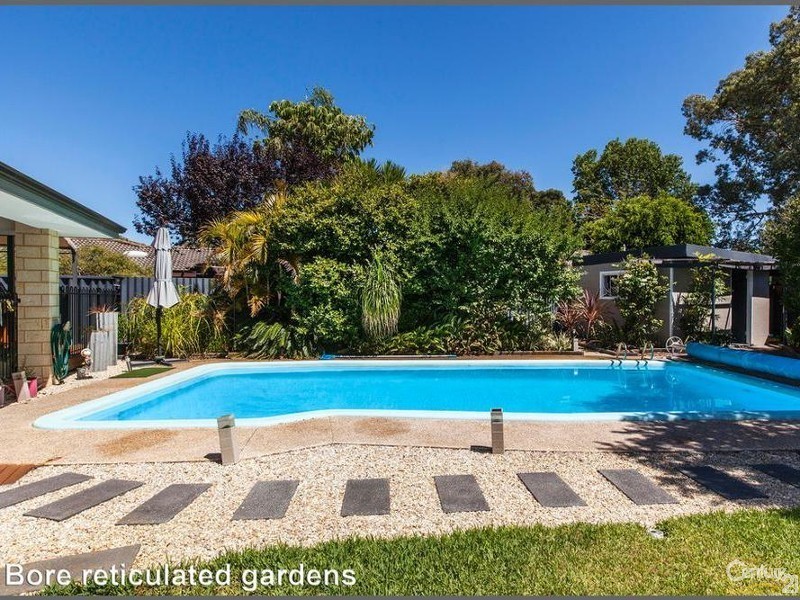 9 Dain Court, Leeming WA 6149