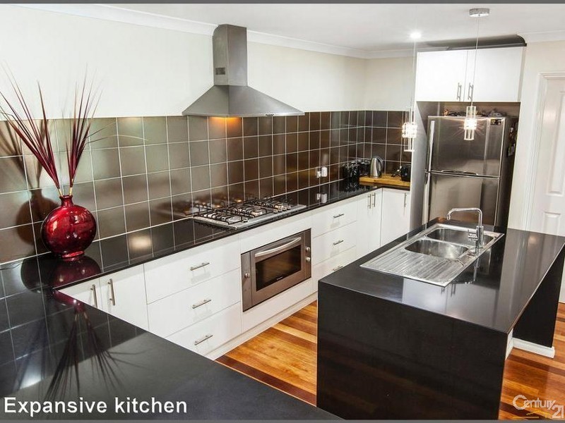 9 Dain Court, Leeming WA 6149