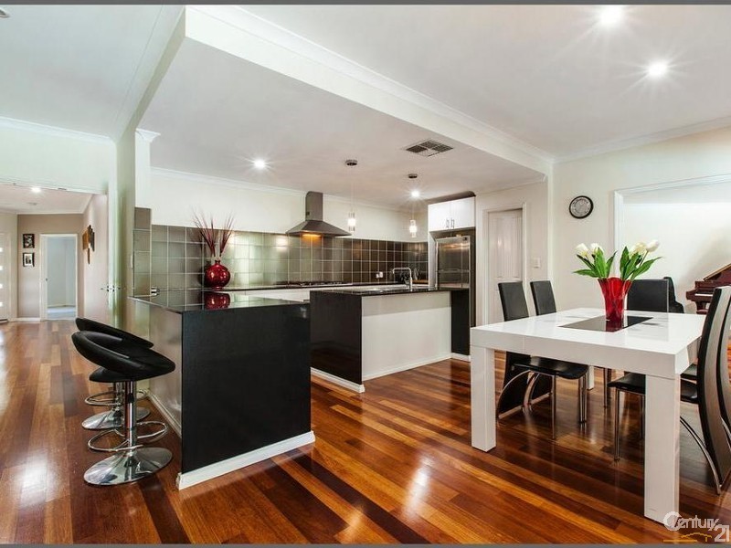 9 Dain Court, Leeming WA 6149