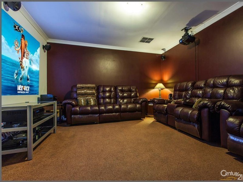 16 Valentine Street, Kelmscott WA 6111