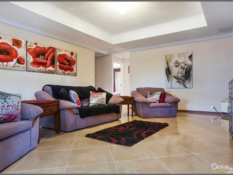 16 Valentine Street, Kelmscott WA 6111