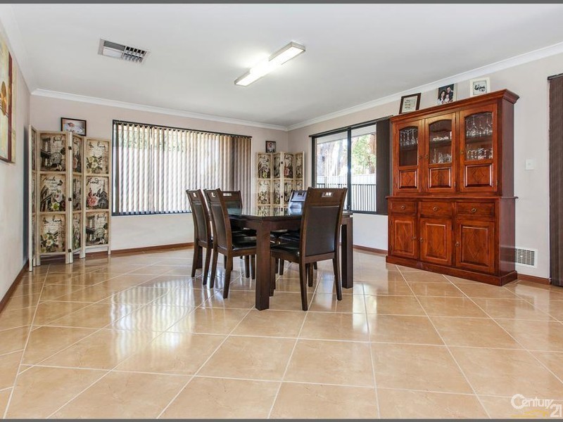 16 Valentine Street, Kelmscott WA 6111