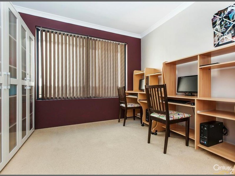 16 Valentine Street, Kelmscott WA 6111