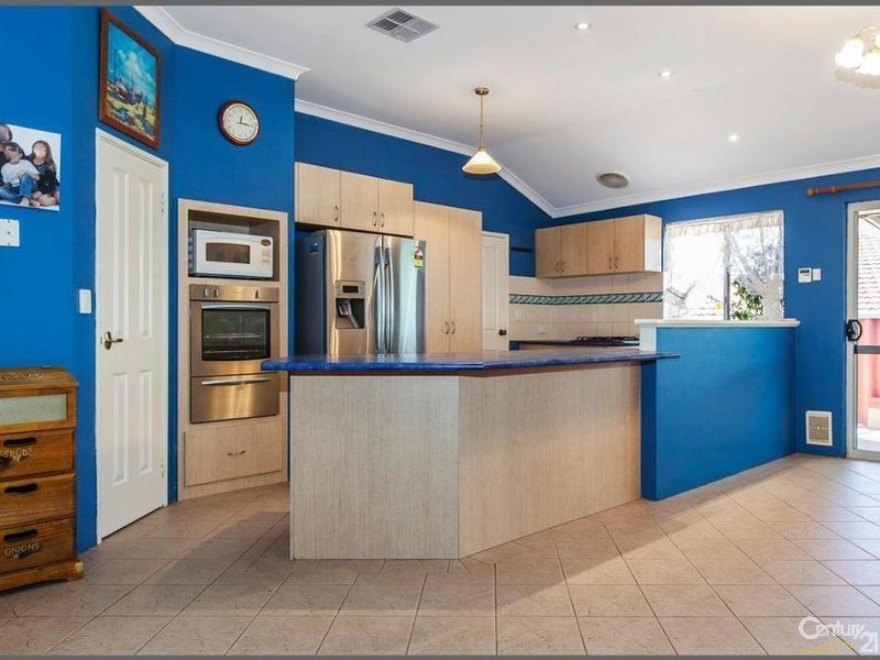 11 Ridge Road, Cockburn Central WA 6164