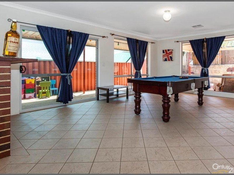 11 Ridge Road, Cockburn Central WA 6164