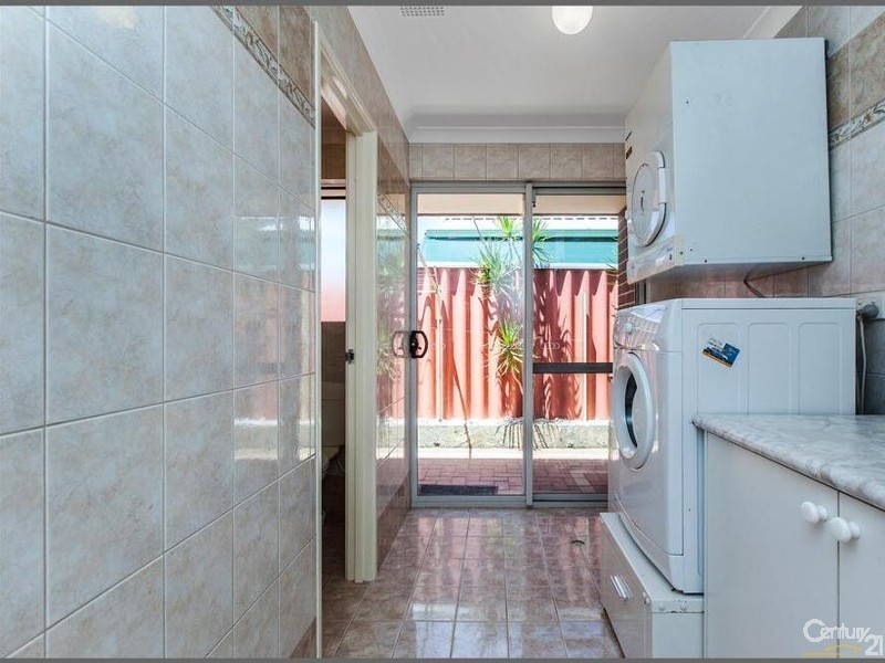 11 Ridge Road, Cockburn Central WA 6164