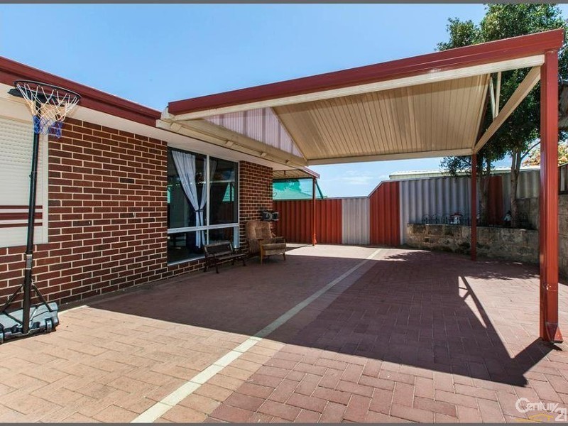 11 Ridge Road, Cockburn Central WA 6164