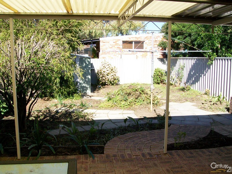 12B Ochiltree Way, Kardinya WA 6163