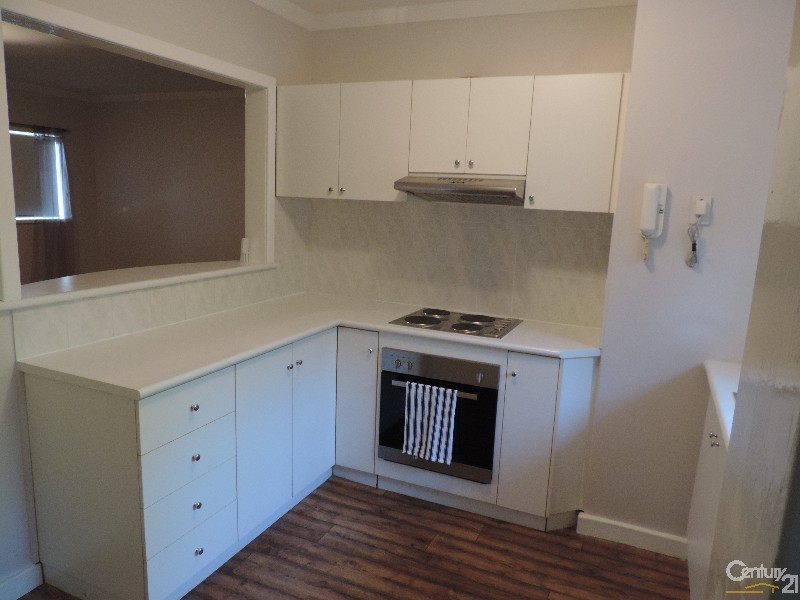 2 Benjamin Street, Armadale WA 6112