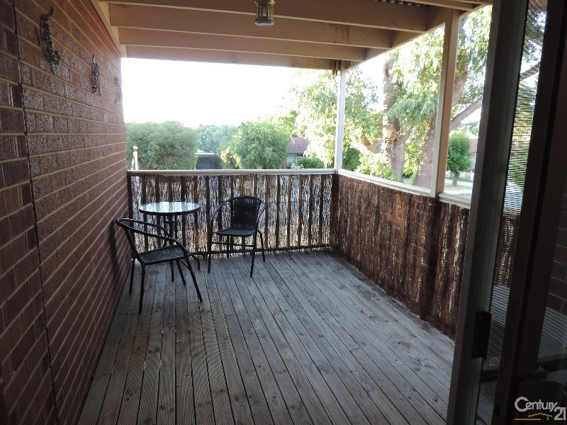 2 Benjamin Street, Armadale WA 6112