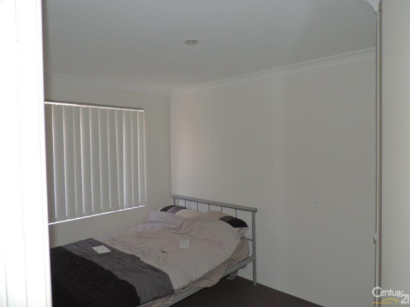 5 Rossiter Avenue, Piara Waters WA 6112