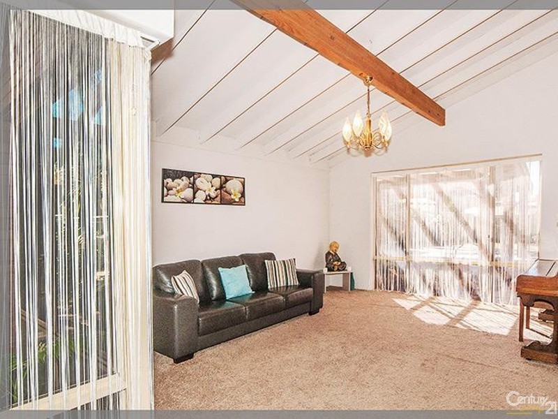 6 Capill Corner, Leeming WA 6149