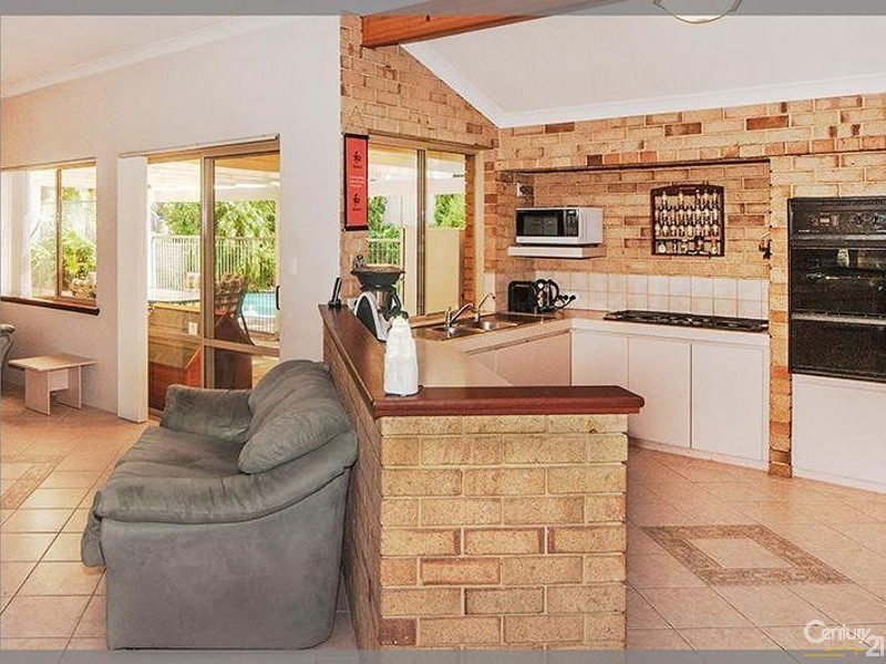 6 Capill Corner, Leeming WA 6149