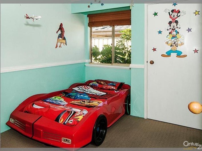 6 Capill Corner, Leeming WA 6149