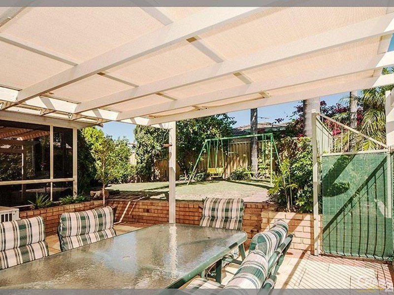 6 Capill Corner, Leeming WA 6149