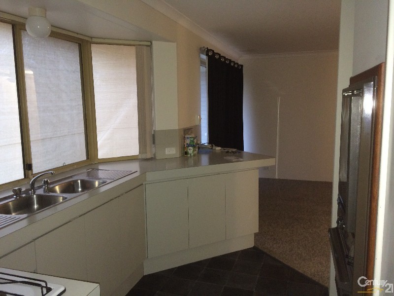 73 Merrifield Circle, Leeming WA 6149