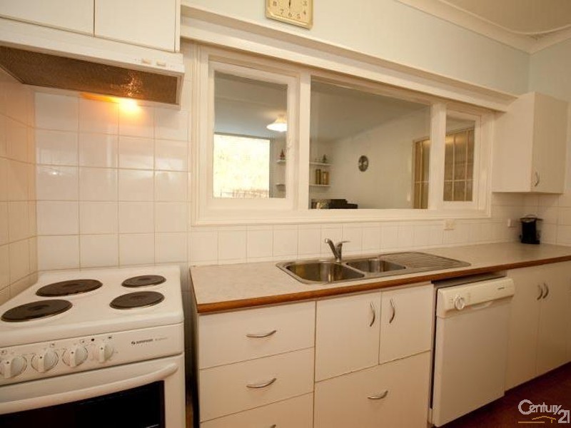 6 Tredale Avenue, Mount Richon WA 6112