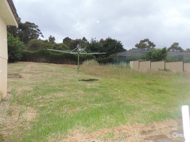 6 Tredale Avenue, Mount Richon WA 6112