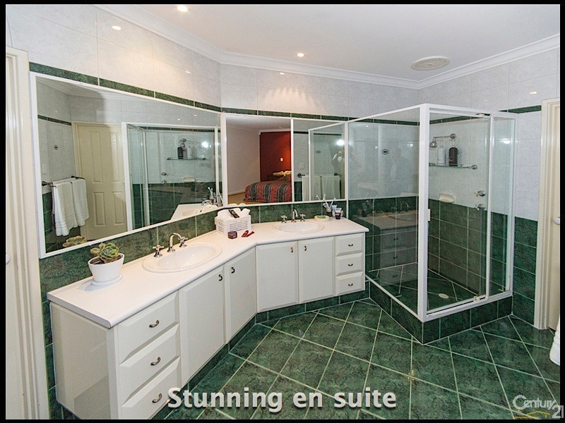 27 Sellen Court, Leeming WA 6149