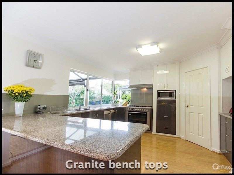 27 Sellen Court, Leeming WA 6149